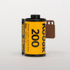 Kodak Gold 200 vs Portra 400: Color, Grain, and Best Uses